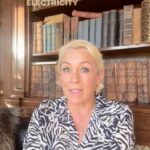 Sarah Beeny Instagram - In the short term, I think this is the only way…⚡️💡⚡️#cleanenergy #energysaving #energyefficiency