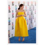 Sarah Bolger Instagram - 💛 Independent Sprit Awards 💛 I couldn’t have loved this look more. Thank you so much, @highheelprncess @makeupbysvh @tildebymatilde @gretaconstantine @_jennybird @jimmychoo 💛💛💛💛