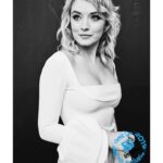 Sarah Bolger Instagram - Pleasure hanging with @tvinsider yesterday! Thank you @iheartmaarten for these incredible photos!! Hair: @mattshair Makeup: @makeupbysvh Stylist: @katiebof Suit: @awake_mode 🖤