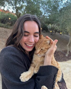 Sarah Desjardins Instagram - Thanks to this dress for making me feel pretty but more importantly this cat for purring in my arms when I was overstimulated ✨
