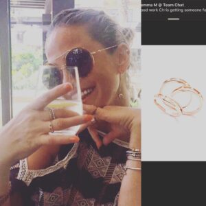 Sarah Harding Instagram - Thanks to @hoopandrose for my new bling ring , check them out guys 👍🏼👌🏼🙏🏼😊#bling#rosegold#goldanddiamonds#finejewelry#cutering