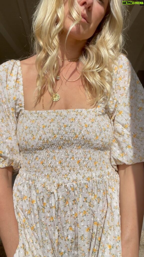 Sarah Wright Instagram - There was a lot of love for this dress last week and it’s now available @christydawn !! The sun spray Katrina dress is made from regenerative cotton and the prelude to spring is full of so many amazing hand printed, plant dyed farm to closet dresses!! Link in my bio. Use code 15SARAH for a discount! Xx