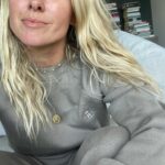 Sarah Wright Instagram - Is it spring yet ? ✨🌸 #1111 #iykyk @themotherdazepodcast