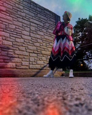 Sarain Fox Instagram - Life in colour. 🎨 

Thanks @westernusc for having me. 

Wearing: 

Skirt by @zazegaakwe 
Hat, Fanny pack and vest by @canadagoose 

#liveintheopen