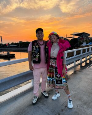 Sarain Fox Instagram - #nofilter 

If you open your eyes, the magic of this world is spectacular. 🪄 

#summersolstice #sunset #gratitude #love #indigenouspeoplesday