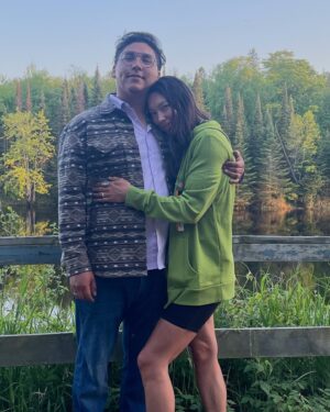 Sarain Fox Instagram - G’ZAAGIN DADDY! 

We love you to the moon and back.

My heart heals every day that we walk this journey together. Our babies have the best dad. I love watching you work hard at your relationship with them. Creating a strong foundation to grow from. 

Miigwetch for bringing the language and the drum into our everyday lives. I am forever grateful.

Happy Father’s Day babe! 

Love you! 

-Maamaatesiinh, ANimkiibanasie and Me!