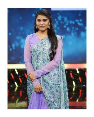 Saranya Pradeep Instagram - All about #sumaadda program 😜

Designer : @soujanya_madhu 
@desire_couture_studio 

Thank you souji ❤️ for the beautiful outfit 😘🫶🏻

#sumaadda #program #fun #game #funtimes #everyonesfavorite #everyones #entertainment 
#etv #weekend #show #weekendvibes #saturday 
#outfit #lehanga #beautiful #designer #costume 
#loved #it #🫶🏻 #saturdays #saturdayvibes #happyweekend #havefun #everyone
