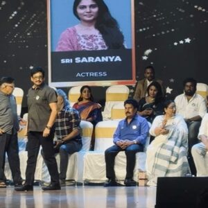 Saranya Pradeep Instagram - I’m very happy to receive this 
“Darsaka Ratna DNR FILM AWARD- 2024” 
I would like to thank each and every director who believed in me 🙏🏻

Thank you @prabhujournalist garu for following up on me 😊🙏🏻

Stylist : @sreedevitetali 
Hairstylist : @surendhar_makeup_hairstyle 

#allaboutlastnight #award #event #shilpakalavedika 
#dasarinarayanarao #filmawards #happy