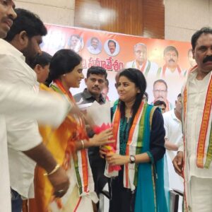 Saraswathi kuna Instagram - Jai congress @realyssharmila @incindia