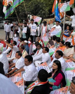 Saraswathi kuna Instagram - Jai congress ✊ special status kosam Delhi yatra @realyssharmila @indianyouthcongress @rahulgandhi