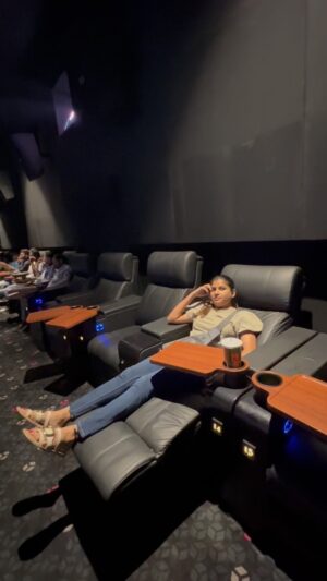 Saraswathi kuna Instagram - AAA లో movie కి వచ్చా @aaa.cinemas #missshettymrpolishetty