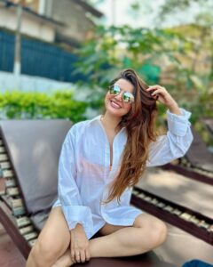 Sarika Dhillon Instagram - I love happy me❣️ She’s so pretty & full of life. . . . . . #SAREEKA#ACTOR#BLESSED #goa#metime#vaccation