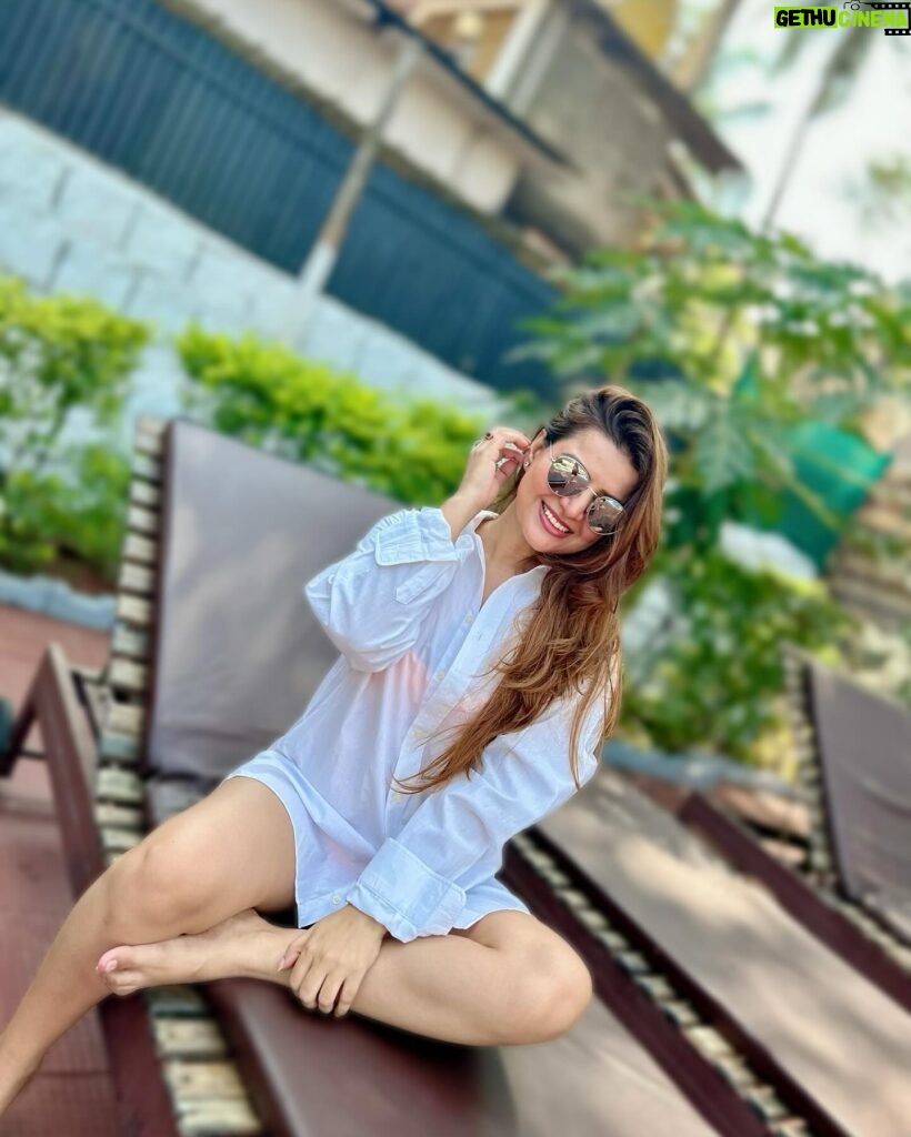 Sarika Dhillon Instagram - I love happy me❣️ She’s so pretty & full of life. . . . . . #SAREEKA#ACTOR#BLESSED #goa#metime#vaccation