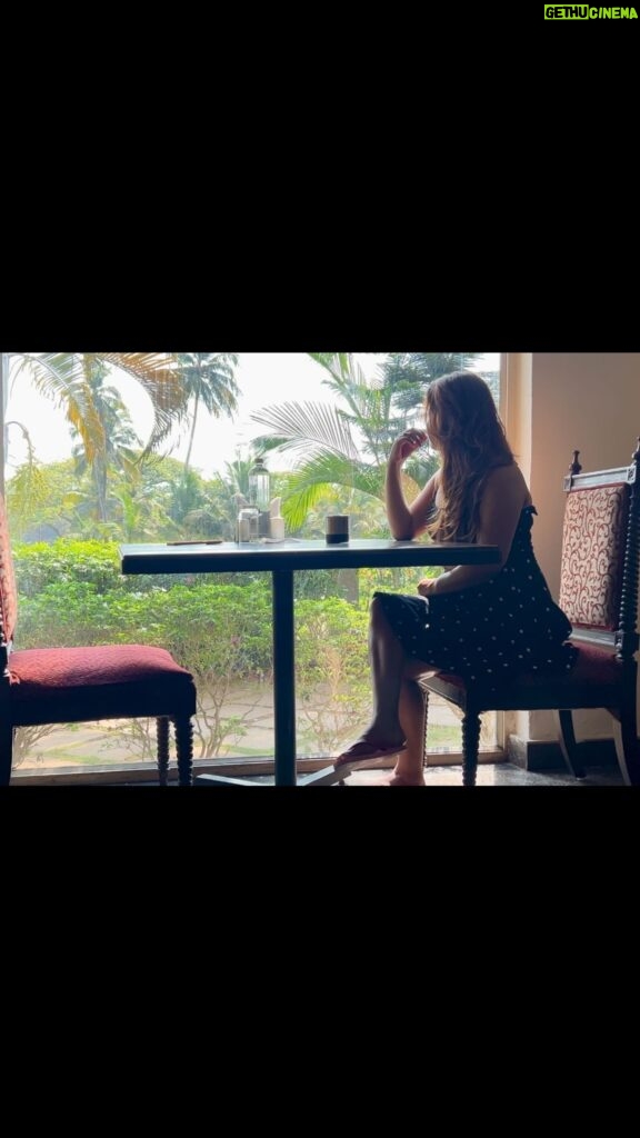 Sarika Dhillon Instagram - A peaceful morning in Goa 😇 with CHAI... Perfect❣️ . . . . #sareeka#actor#blessed#gratitude #thankyouuniverse #goa#favplacetochill🌴