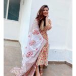 Sarika Dhillon Instagram - Wearing- @_lovestrings__ ❤️