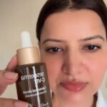 Sarika Dhillon Instagram – My absolute FAVOURITE Vitamin C serum –
#sesdermaC-vit 

This is my holy grail for brighter, smoother, glowing skin and has been a saviour going into winter and getting me through the change of seasons. A triple-active, brightening & pigmentation correcting Vitamin C Serum, which targets signs of dullness for a visibly brighter complexion in just one week. I love how the texture is non sticky, there is no Vitamin C smell – just a lovely orange blossom, and I love how it’s evened out my skin tone as well as improving dullness!

The result? My skin is left glowing, it feels much smoother, and is visibly brighter.

You can buy C-vit from here
www.iberiaskinbrands.in

#iberiaskinbrands #iberiaskinbrandsindia #sesdermaindia
#sesderma #cvitserum #vitaminC #Glowingskin #serum
#antioxidant #skincareroutine #radiance #brightening
