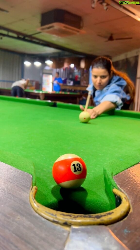 Sarika Dhillon Instagram - Kudi kinni fly lagdi, thodi jehi shy lagdi 😛 . . . . . #sareeka#8ballpool🎱#actor#blessedlife❣️