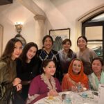 Sarimah Ibrahim Instagram - Lovely terawih with the fam 💚🥰🤲🏻🤲🏻 Alhamdulillah for every blessing and rezeki. May everyone be kept healthy happy and safe. 🤲🏻 #jaafarclan #nadzimiddinclan #mudzaffarclan @tengkualana @t.a.j.j @heidihanif @yimbosauce @aliabastamamkl @alianaq1226 @alia6astamam @tunkunadia @tengkual @tpj_n9 @tunkumyra @jamienx200t @marisasoraya @ninakazman @tmalauddin