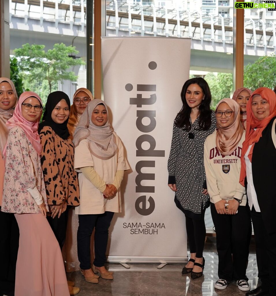 Sarimah Ibrahim Instagram - Attended and shared some thoughts at an insightful event today that shed light on the importance of mental health with @ngo_empati. Thanks to @zus.coffee for the amazing drinks! It's amazing how a simple cup of coffee can bring people together and spark meaningful conversations. @ngo_empati @zus.coffee @epie_temerloh @maskteam
