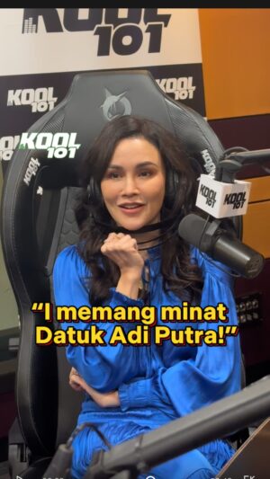 Sarimah Ibrahim Instagram - Ohhh Che Puan @sarimahibrahim dengan suami memang peminat Datuk @adpadiputra rupanya! Patut lah Che Puan excited dapat berlakon dengan Datuk Adi Putra 😍!!

Nantikan malam ini drama Lelaki Itu di Slot Samarinda TV3. Antara barisan pelakonnya ialah Che Puan Sarimah dan Datuk Adi Putra 🤩

Catch Up Close Up Pagi On Point di aplikasi AUDIO  atau klik sahaja link di bio okayy 🙌🏻

#Kool101 #CloseUpPagiOnPoint #ChePuanSarimahIbrahim #PagiOnPoint #LelakiItu