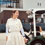Sarina Suzuki Instagram - 洋介　@yosuke_kubozuka が手掛けるゴルフブランド　@8g_shoot のウェア着てフルオーダーした　@fourteengolf_official のできたてホヤホヤクラブ持って 日焼け対策のお約束ロビンマスクスタイルでGolf Day⛳️ #golf #半年で100切り達成 #その後スコアボロボロあるある笑 だからゴルフは面白い