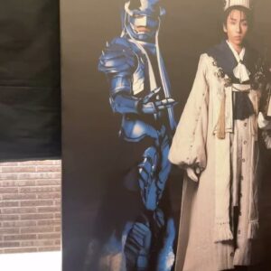Sarina Suzuki Instagram - 「ファイナルファンタジー幻影戦争」
初のストレートプレイの舞台化、
いよいよ今日から公演開始です‼️

ストーリーはもちろんアクションもすごいうえ、ヴィジュアルの完成度も高く、オールプロジェクションマッピングという
avexの気合いがバチバチ入った舞台です。
キャストの仲もすこぶる良しっ
みんなで力を合わせて頑張ります‼︎

2月23日から3月3日までやってます
是非観に来てね‼︎

#ffbe幻影戦争 
#ヘレナリオニス
#ヒューリックホール東京