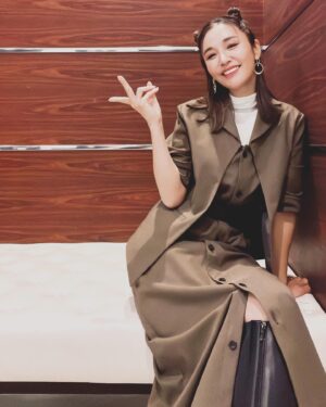 Sarina Suzuki Instagram - 昨夜早寝しようとしたけどネトフリでファウザ鑑賞止まらず
30分しか寝ずに仕事した46歳✌️フォーーー‼︎

正々堂々
#寝不足自慢するやつ 
#体力限界よろしく