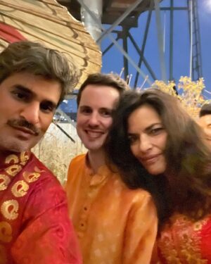 Sarita Choudhury Instagram - weekend of light and love
happy Diwali