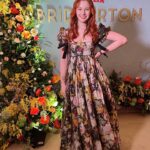 Sasha Alsberg Instagram - Dearest Readers, I went to the @netflixuk Bridgerton event and it was a ball 💕 cannot wait for season 3 and all the #Polin love! #bridgertonnetflix #bridgertonseason3 Dress: @aclotheshorse’s GLORIOUS dress from @selkie