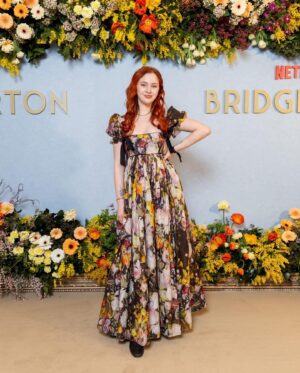 Sasha Alsberg Instagram - Dearest Readers, I went to the @netflixuk Bridgerton event and it was a ball 💕 cannot wait for season 3 and all the #Polin love! #bridgertonnetflix #bridgertonseason3 
Dress: @aclotheshorse’s GLORIOUS dress from @selkie