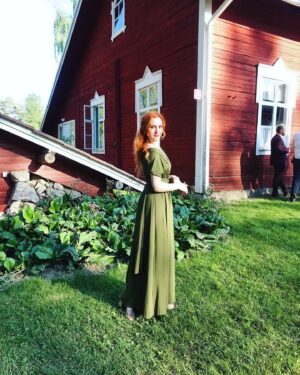 Sasha Alsberg Instagram - My favorite lass got married!! Congratulations to the beautiful bride and groom 🤍 the wedding, the people, the music, the food, the…well, EVERYTHING (!!) was otherworldly. Absolute perfection.

 And Finland, you are magical. ✨ 

#MyBestieIsAWifey @hannaaalina