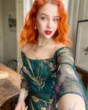 Sasha Alsberg Instagram - Cheers to 2023 and onward to 2024! #2023highlights 
1. Publishing Fracturing Fate - ahhh! 
2. Feeling myself after a difficult time 🙏🏻
3. Winning publisher of the year! @joffebooks 
4. Nibbies 2023!
5. Photo shoot with @esmewhite_ 
6. Watching my best friend become a wifey in Finland! @hannaaalina 
7. @manorandmaker escape in France with my faves
8. Fiona and I at the beach, she’s loved it! 
9. Fiona and I in the forest (she’s my life) 
10. Award ceremony! 
Living a more private life has been so healing and I cannot wait to see what 2024 brings us! 
#happynewyear