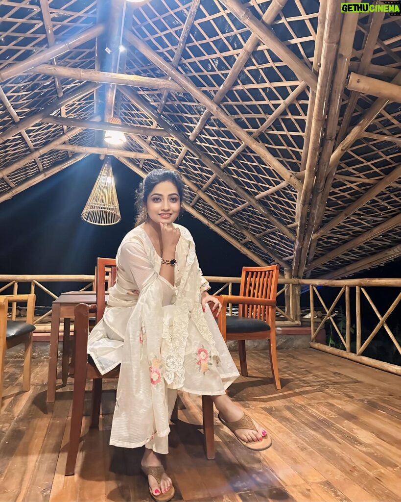 Sasmita Piyali Sahoo Instagram - You can’t spell awesome without ME😉❤️.. . . #picoftheday #positivity #light #night #attitude #love #live #life #odiagirl #actress #beautiful #white #vibes #peaceful #mind #beyou #instagram #sasmitapiyalisahoo