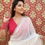 Sasmita Piyali Sahoo Instagram – She designed a life that she loved❤️💫…
.
.
#picoftheday #smile #saree #love #white #vibes #beautiful #odiagirl #wedding #season #actress #expression #life #live #positivity #happiness #instagram #sasmitapiyalisahoo