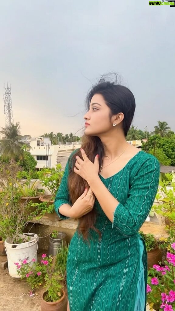 Sasmita Piyali Sahoo Instagram - ଏମିତି ପାଗ ଓ ମୋ କେଶ❤️💫… #reelsinstagram #reelitfeelit #reelsvideo #reels #odiasong #actress #love #pretty #odiagirl #weather #vibes #wind #instagram #sasmitapiyalisahoo