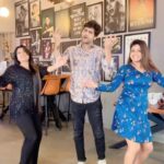 Sasmita Piyali Sahoo Instagram – Blooper of the Year #Anyamanaska ❤️🤣
@jesyysamal ❤️ @swayammusic ❤️
#reelsinstagram #reelitfeelit #reelsindia #trending #viral #odiasong #funny #actress #singer #swayampravashpadhi #jessysamal #sasmitapiyalisahoo