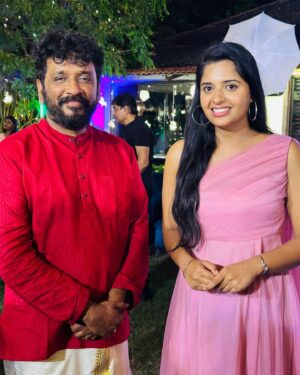Sathya Devarajan Instagram - Happy birthday to someone who leads the team in the best way and brings out the best out of all of us.
From fangirling and admiring his work since my childhood to working in his very own project. Oh yes I forgot to tell you guyz, I started believing in the Universe ❤️ 

Sir May you find success and happiness in all that you do. 
Cheers to achieving more professional milestones in the days ahead 😃🫶 Happiest birthday sir @thiruselvamvelusamy ❤️