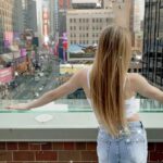 Savannah Kristich Instagram - lovin the view 🌆🌤☁️🕊 sc: @faouzia #hero . . . #nyc #newyork #loveithere