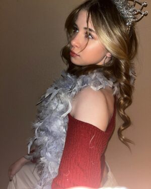 Savannah Kristich Instagram - 16 wishes 🎈