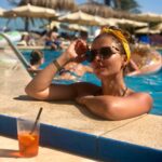 Sawsan Arsheed Instagram - صباح المحبة والدفا والقلوب البيضا 🌸🌸🌸. #goodmorning #goodvibes #love #peace #family #espagne #mallorca #alcudia #syrien #actress Always takes the best photos of me @maximkhalil1 ❤️❤️❤️ love youuuu
