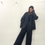 Saya Ichikawa Instagram - 明日、日テレ「ブラックボックス」とNHK「どうもNHK」に出演します。ブラックボックスでは、昔からずっと気になってた謎の組織・モンドセレクションの正体に迫ります。どうもNHKでは以前放送した貨物列車の番組を紹介。 JWAVE 「TIME AND TIDE」(ゲストは 真心ブラザーズ のYO-KINGさん)とNHKFM「かけクラ」(テーマはクラシックx寒)もあります。 ⁡ 写真はNHKプロファイラー、クレオパトラ特集のとき。オンエアは終わりましたが、見逃し配信があるので歴史好きな方はぜひ。 ⁡ NHK総合「どーも、NHK 」 2月18日 11:20〜11:54 ⁡ 日テレ「ブラックボックス」 2月18日 14:00〜15:00 ⁡ J-WAVE 「Orient Star TIME AND TIDE」 毎週土曜　２１時〜 @jwavetimeandtide 聴き逃しはPodcast版にて！ ⁡ NHKfm 「x（かける）クラシック」 毎週日曜　１４：００〜１５：５０ 毎週月曜　8:00〜 聴き逃しは らじるらじるにて BS TBS「麺鉄」東北編 2月18 21:00〜23:00 ⁡ #衣装 は 1,2枚目 #プロファイラー　 #セットアップ @masaco_teranishi #ピアス @lanaswans_official #シューズ @tela9official ⁡ 3-4枚目 どうも、NHK #ジャケット #パンツ #ニット @ponti_tokyo #ピアス @justindavis_jewels @JACK_JOAT #シューズ @daniella_and_gemma ⁡ 5-6枚目 #ブラックボックス #ジャケット @the_yon_official #シアートップス @provoke_design_boutique @JACK_JOAT #リング @theofficialpandora #シューズ @mollinishoes @JACK_JOAT ⁡ #ヘアメイク　@hairmake_chibamariko #スタイリング @kanna_manabe 長々と失礼しました。良い週末を！