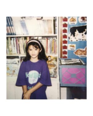 Saya Ichikawa Instagram - みなさんたくさんの誕生日メッセージありがとうございます。みなさんの存在がいつも励みになっています。こんな微妙なインスタでもみていただけて感謝です。　
写真はビフォーアフター！小学2年生→いま(JWAVEのいつものスタジオにて。シーズースウェットをゲット！！！)

いつもありがとうございます！
素敵なバレンタインデーを！
