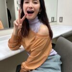 Saya Ichikawa Instagram - あした放送、ローカル路線バス乗り継ぎ対決旅　街ガチャ争奪バトル！街中のご当地カプセルトイを回しながら、陣取り合戦・鬼ごっこ・バス旅のハイブリッド的なバトルです。 市川はザ・マミィの林田さんとパックンさんのチームで対決しました。めちゃくちゃ歩いたけどめちゃくちゃ楽しかったー　 お時間許す方はぜひとも！ ⁡ テレビ東京 「水バラ ローカル路線バス乗り継ぎ対決旅　大宮＆川越で街ガチャ争奪バト」 11月1日 18:25〜21:00 ⁡ #衣装 は #ニット #スカート @currentage_ #ピアス @escapers_online #リング @asamifujikawa #バッグ @yahki_tokyo #スタイリスト @okapiiiii #時計 #orientstar #スケルトン #水バラ