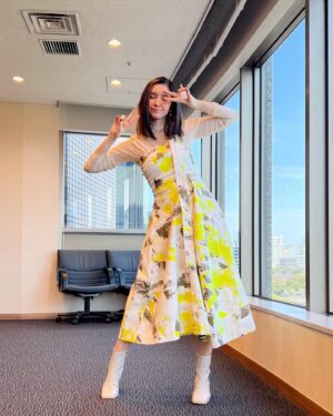 Saya Ichikawa Instagram - お薬を買いに立ち寄った薬局でボン・ジョヴィのBad Medicineが流れてくる不穏なスタートの月曜日。
開き直って省エネでいきます。
⁡
写真は、生放送で着用してあげそびれた 衣装たち→
⁡
１、2枚目 「土曜はカラフル」
#ワンピース @laloh_official
#ピアス @somnium_22 
#リング @lanaswans_official
⁡
⁡
3,4 枚目 NHK ハートネットTV 「みんなの選挙」生放送
#トップス @stumbly.official
#スカート @ganni
#ピアス,リング @manarosa_jewel @mandassociates
#シューズ @chuclla_official
⁡
5,6枚目　NHK 「ロボット新世紀」
#オールインワン @laloh_official
#リング @lanaswans_official @somnium_22
#サンダル @w_and__m
⁡
みなさんも無理せず！
