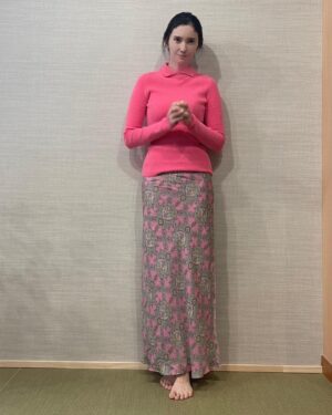 Saya Ichikawa Instagram - 酷道(酷い国道)を紹介する「酷ドライブ」、こんや放送です。初回は３大酷道の一つ、国道425号線を走破します！隧道、ダム、倒木、滝、とスリル満点でした。
お時間許す方はぜひご覧くださいませ
⁡
8月15日 21:00〜21:55
BSフジ「酷ドライブ〜険しすぎて美しい国道の旅〜」
⁡
#トップス @lautashi
#スカート @leurlogetteofficial
#ピアス#リング @graey_official
#スタイリング @kanna_manabe 
#ヘアメイク @nozomi.hairandmakeup
⁡