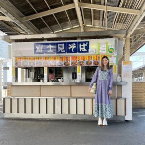 Saya Ichikawa Instagram - ⁡
麺鉄、新作！新緑の静岡を旅します。天浜線はもちろん、久々の遠鉄が最高でした。好み。
⁡
今夜の「衝動」は、47都道府県の米を一気に食べる！です。すごい光景でした。
⁡
かけクラは天気xクラシックの最後。
そして今日の午後からは青森で公開収録！いらっしゃるみなさま、お待ちしております。
⁡
BS TBS「麺鉄」
6月25日 21:00〜23:00
⁡
テレ朝「衝動に駆られてみる」
毎週日曜 24:24〜
Tverで配信あり
⁡
BSテレ東「乗れない鉄道に乗ってみた」こちらも新作。鹿児島市電の芝刈り電車
6月27日 24:00
⁡
NHKfm 「x（かける）クラシック」
毎週日曜　１４：００〜１５：５０
毎週月曜　8:00〜
聴き逃しは らじるらじるにて
⁡
J-WAVE 「Orient Star TIME AND TIDE」
毎週土曜　２１時〜
@jwavetimeandtide 
聴き逃しはRadikoにて
⁡
#麺鉄 の #衣装 は
#ワンピース @pasand_by_nequittezpas
#ジャケット @uncrave_official
#シューズ @eknfootwear @quorinest 
#スタイリスト @kanna_manabe 
#ヘアメイク @hairmake_chibamariko