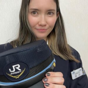 Saya Ichikawa Instagram - アメトーーク鉄道ファンクラブ！一年ぶりの開催です。今回はJR貨物さまの制服を！！
⁡
「衝動に駆られてみる」もTVerで2週間分ご覧になれます。ぜひともぜひとも。なかなかマニアックに仕上がっています。
⁡
テレ朝「アメトーーク！」
6月22日 19:00〜21:00
⁡
テレ朝「衝動に駆られてみる」
毎週日曜 24:24〜
Tverで配信あり
⁡
BS TBS「麺鉄」
6月25日 21:00〜
新作の静岡編です
⁡
J-WAVE 「Orient Star TIME AND TIDE」
毎週土曜　２１時〜
@jwavetimeandtide 
聴き逃しはRadikoにて
ポッドキャスト版もはじまりました！
⁡
NHKfm 「x（かける）クラシック」
毎週日曜　１４：００〜１５：５０
毎週月曜　8:00〜
聴き逃しは らじるらじるにて
⁡
⁡
#土曜はカラフル の衣装 は
#ニット　@threefourtime_official
#レザー ビスチェ @_verseauofficial_
#スカート　@cerchi_accesso
#サンダル @camper_japan
#イヤカフ @pinkowlbijou_official
#ピアス  @kumpel_by_p
#クリスタルクォーツリング @hiromi_._a
#ゴールドリング @porettofelun_jewelry @jugemade
#シルバーリング @jugemade
⁡#スタイリング　@fukunaga__izumi 
#ヘアメイク @inoueshohei_hairmake 

⁡
⁡
でした
なにとぞ