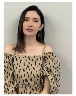 Saya Ichikawa Instagram - 明日、日テレ「ブラックボックス」とNHK「どうもNHK」に出演します。ブラックボックスでは、昔からずっと気になってた謎の組織・モンドセレクションの正体に迫ります。どうもNHKでは以前放送した貨物列車の番組を紹介。

JWAVE 「TIME AND TIDE」(ゲストは 真心ブラザーズ のYO-KINGさん)とNHKFM「かけクラ」(テーマはクラシックx寒)もあります。
⁡
写真はNHKプロファイラー、クレオパトラ特集のとき。オンエアは終わりましたが、見逃し配信があるので歴史好きな方はぜひ。
⁡
NHK総合「どーも、NHK 」
2月18日 11:20〜11:54
⁡
日テレ「ブラックボックス」
2月18日 14:00〜15:00
⁡
J-WAVE 「Orient Star TIME AND TIDE」
毎週土曜　２１時〜
@jwavetimeandtide 
聴き逃しはPodcast版にて！
⁡
NHKfm 「x（かける）クラシック」
毎週日曜　１４：００〜１５：５０
毎週月曜　8:00〜
聴き逃しは らじるらじるにて
 
BS TBS「麺鉄」東北編
2月18 21:00〜23:00
⁡
#衣装 は
1,2枚目
  #プロファイラー　
#セットアップ @masaco_teranishi
#ピアス @lanaswans_official
#シューズ @tela9official
⁡
3-4枚目
どうも、NHK
#ジャケット #パンツ #ニット @ponti_tokyo
#ピアス @justindavis_jewels @JACK_JOAT
#シューズ @daniella_and_gemma
⁡
5-6枚目
#ブラックボックス
#ジャケット @the_yon_official
#シアートップス @provoke_design_boutique @JACK_JOAT
#リング @theofficialpandora
#シューズ @mollinishoes @JACK_JOAT
⁡
#ヘアメイク　@hairmake_chibamariko 
#スタイリング @kanna_manabe 

長々と失礼しました。良い週末を！