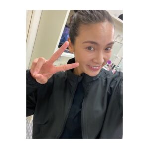 Sayaka Akimoto Instagram - えへへ。
のえちゃんです！
ショウマストゴーオン京都公演も無事千穐楽を迎えました。
今回はバタバタで観光には行けず…。行きたいところ沢山あったのに…😭
また、京都に来られますように。

さて、これからは東京公演です。
毎日へとへとですが、気持ちはとーっても元気✨
楽しい時間を皆さんと共有出来ますように🙇‍♀️✨
