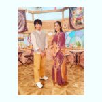 Sayaka Akimoto Instagram - 皆さん、ごきげんよう🙋‍♀️ 『NHK高校講座・歴史総合』がNHK Eテレにて、4月4日から隔週水曜日午前10:00〜放送になります。 私が多国籍レストランのオーナーに扮し、お店の常連、牧田習君と共にお届け致します。 まさか、歴史に疎かった私が今年は歴史づいている！ 歴史の点と点が線になって繋がっていく、不思議で面白い感覚を、皆さんと沢山共有出来たらと思っています。 私達と一緒に1年間、楽しく学んでいきましょうね📖✨